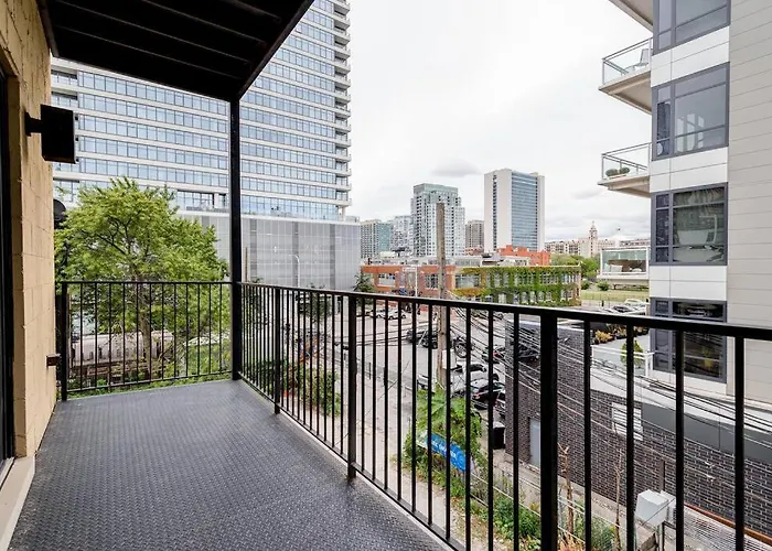 Cozy Beautiful Downtown Unit Chi In Prime River North Location Near Mag Mile - 2